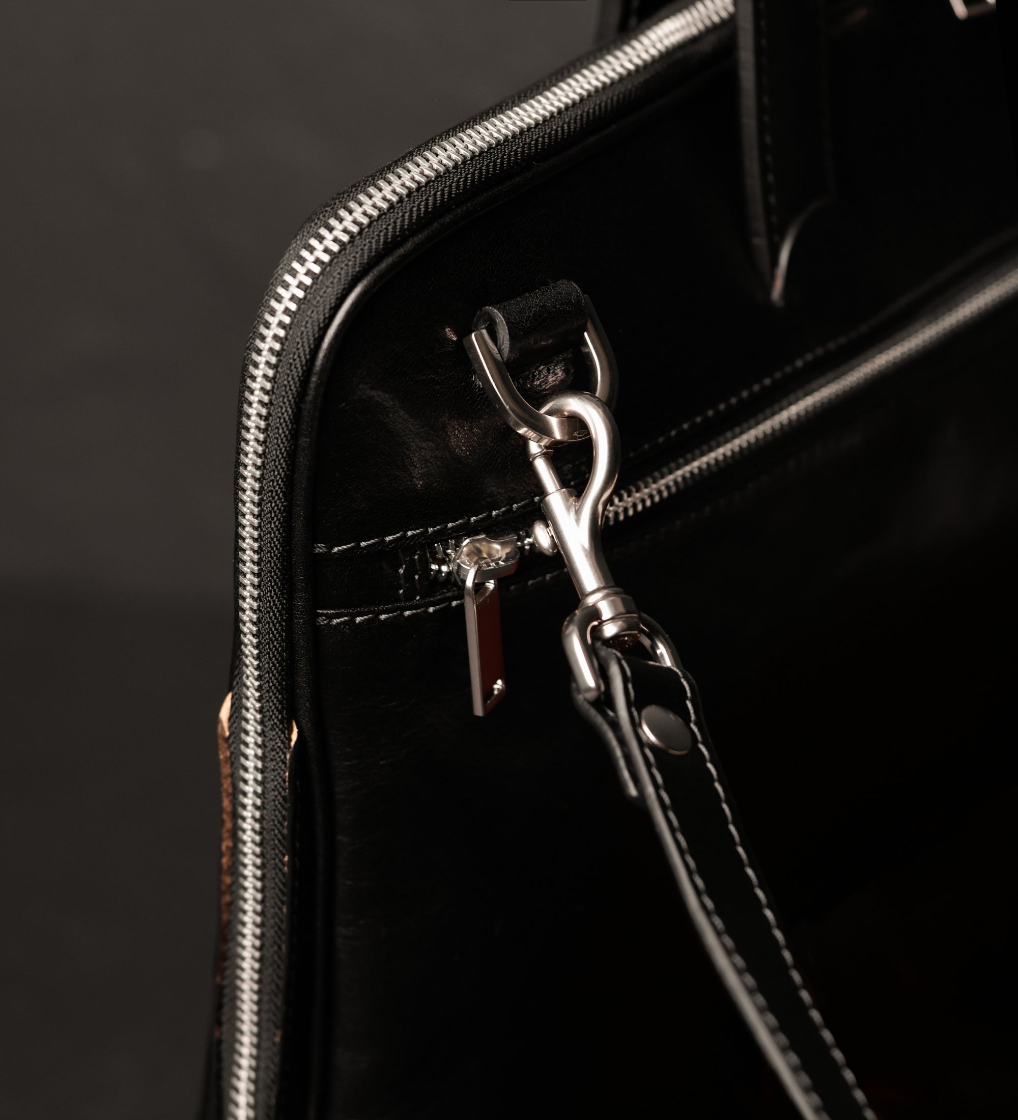 Aktentasche aus vollnarbigem italienischem Leder - Brave New World