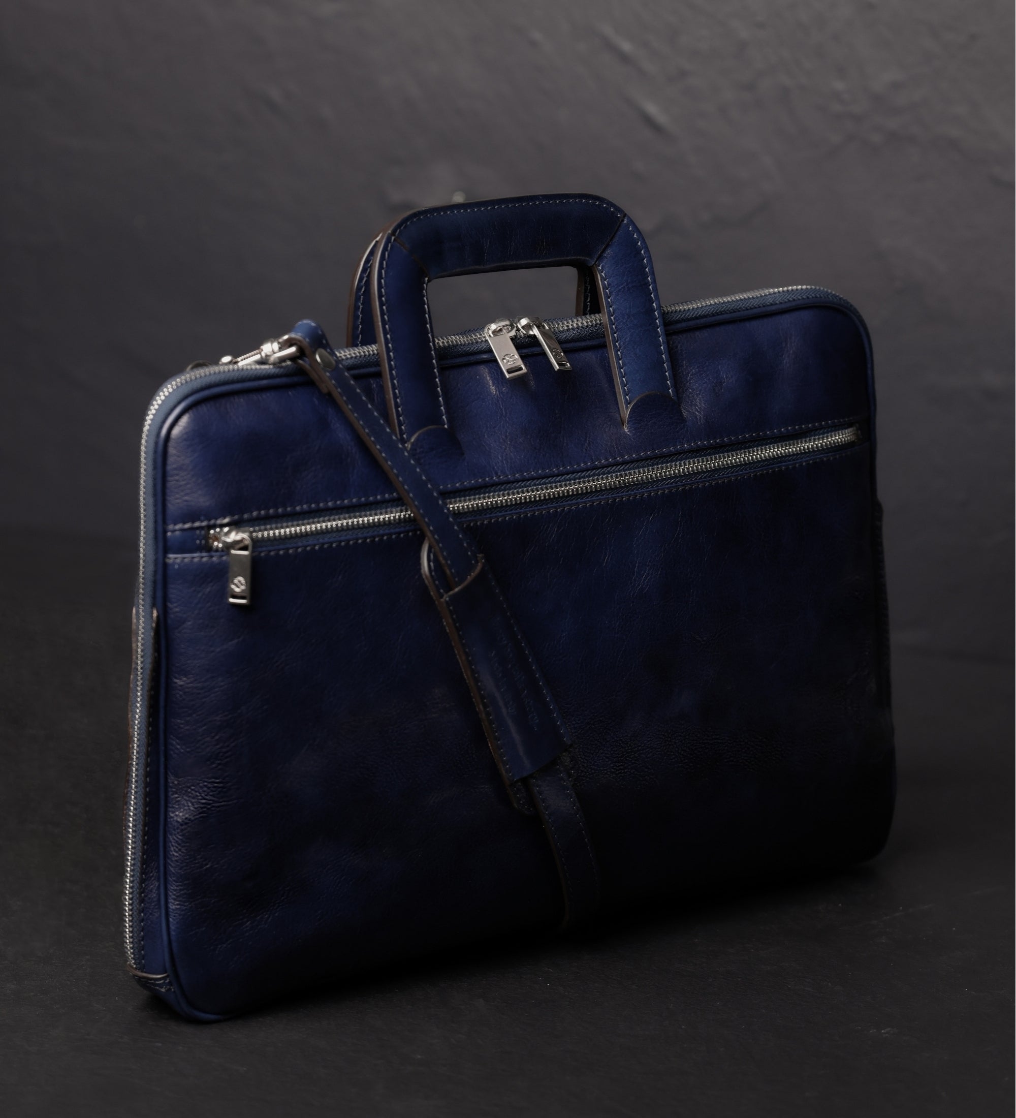 Aktentasche aus vollnarbigem italienischem Leder - Brave New World
