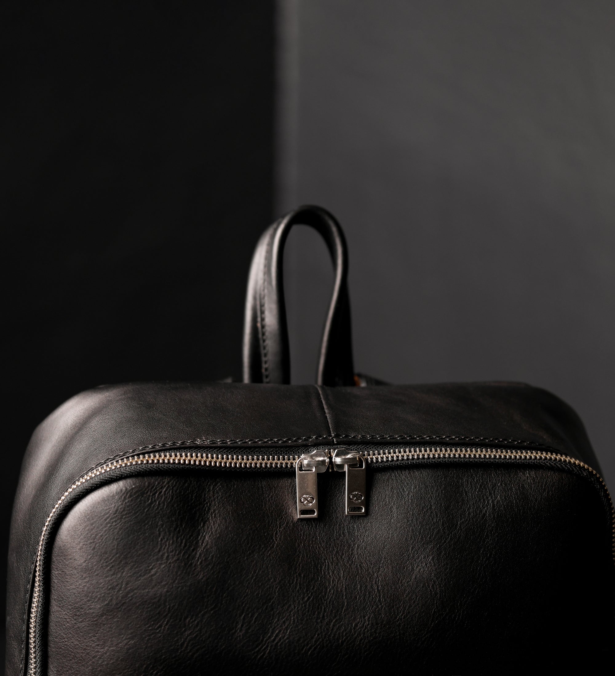Großer Unisex-Rucksack aus italienischem Vollnarbenleder - The Divine Comedy