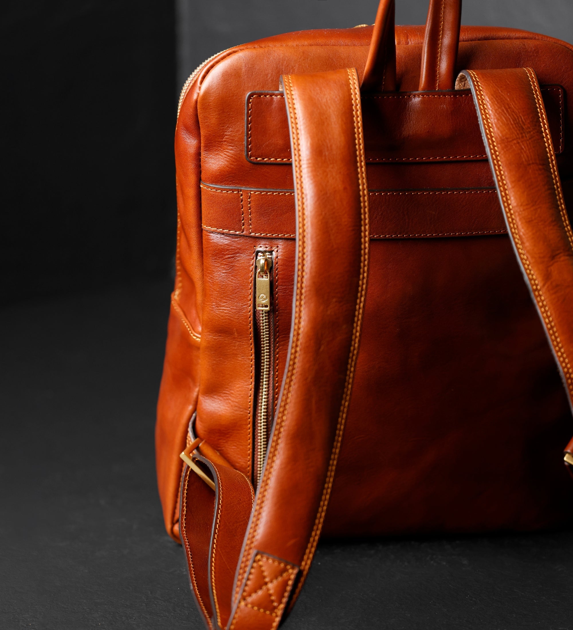Großer Unisex-Rucksack aus italienischem Vollnarbenleder - The Divine Comedy