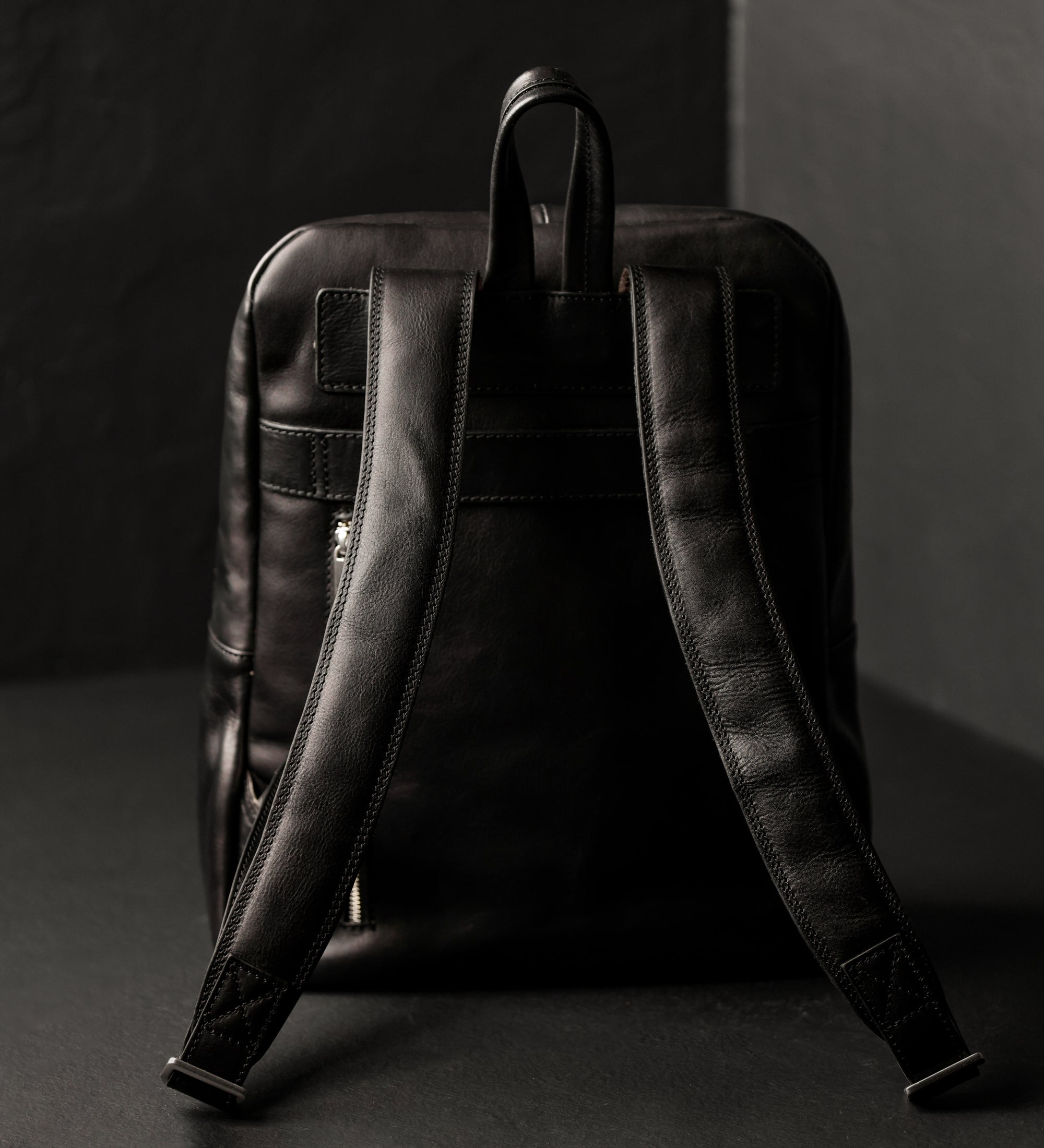 Großer Unisex-Rucksack aus italienischem Vollnarbenleder - The Divine Comedy