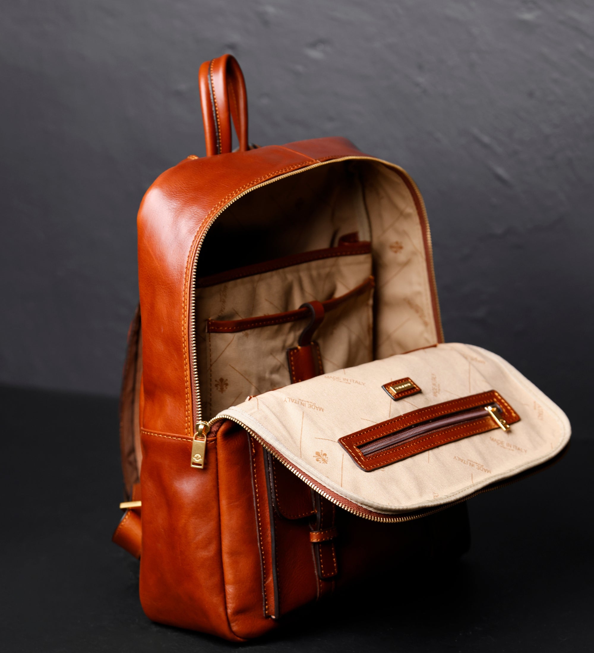 Großer Unisex-Rucksack aus italienischem Vollnarbenleder - The Divine Comedy