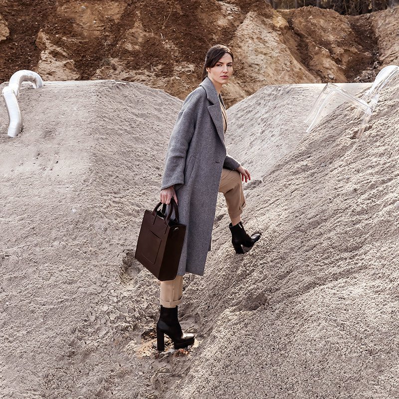 Full Grain Italian Leather Tote Bag - The Republic Time Resistance