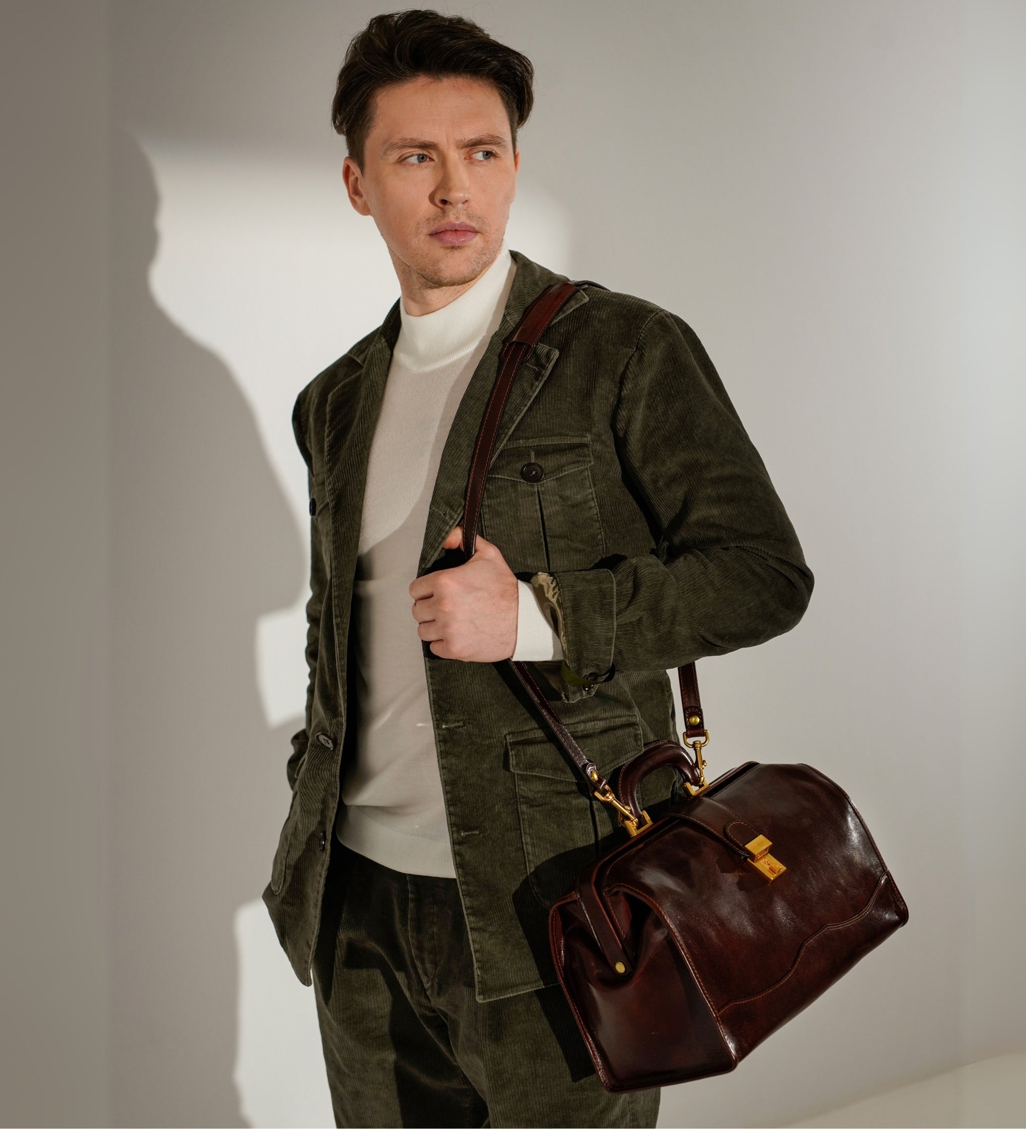 Time Resistance Small Leather Doctor Bag - David Copperfield