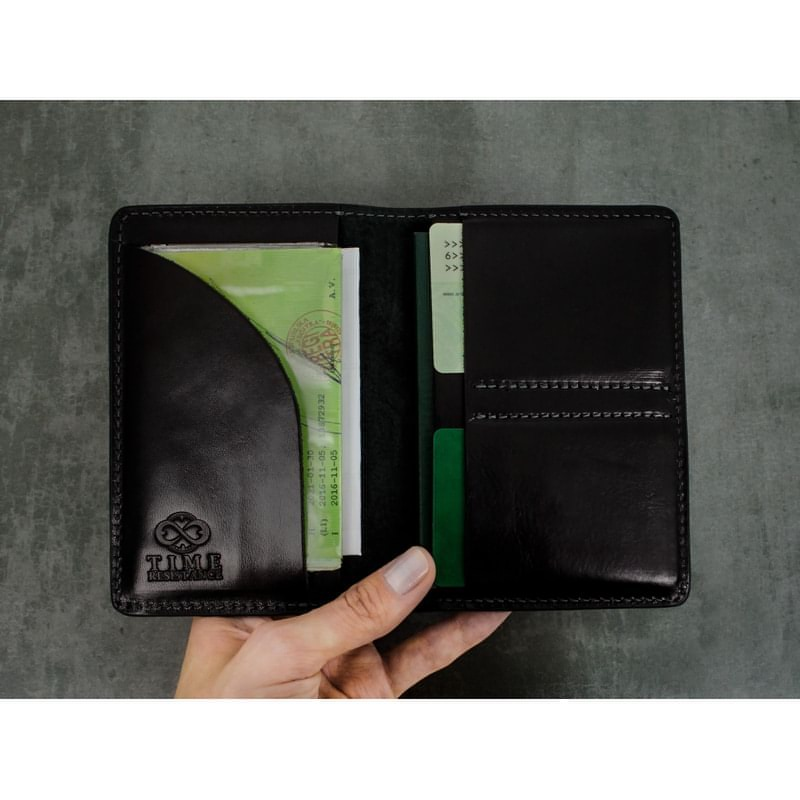 Small Full Grain Italian Leather Passport Holder - Gulliver's Travels Time Resistance